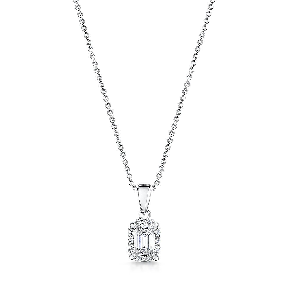 Solitaire Halo Diamond Necklace 0.30cts